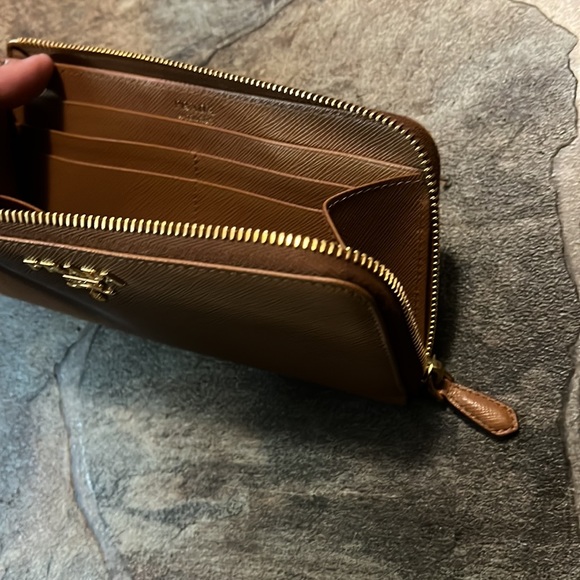 large PRADA wallet - Picture 4 of 6